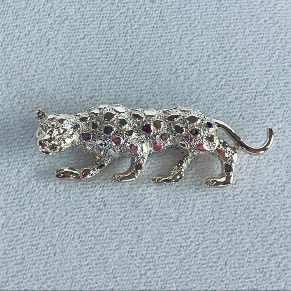 Gerry’s Vintage Leopard Gold Brooch Pin